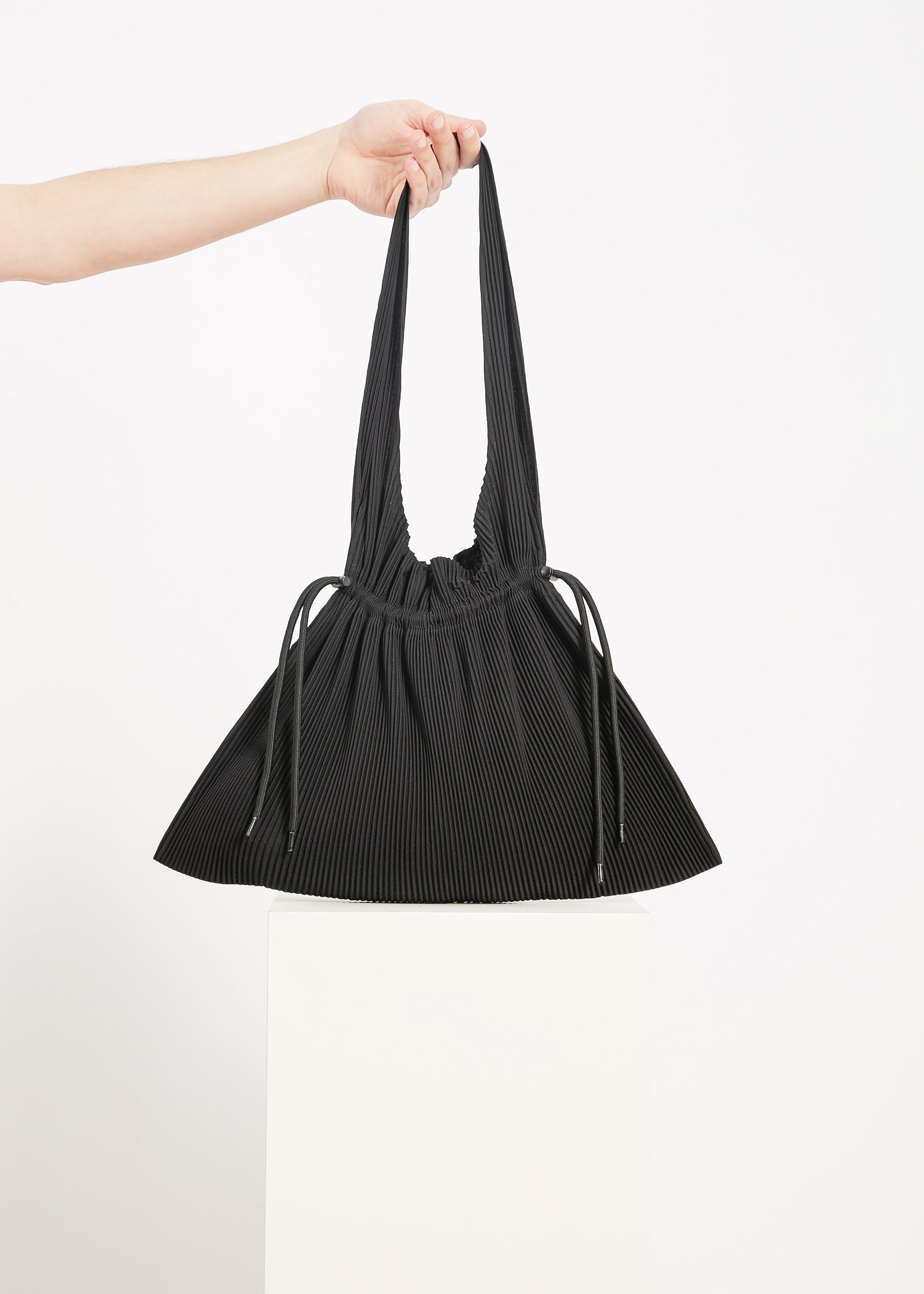 Pleats Please Issey Miyake fully-pleated Drawstring Tote Bag
