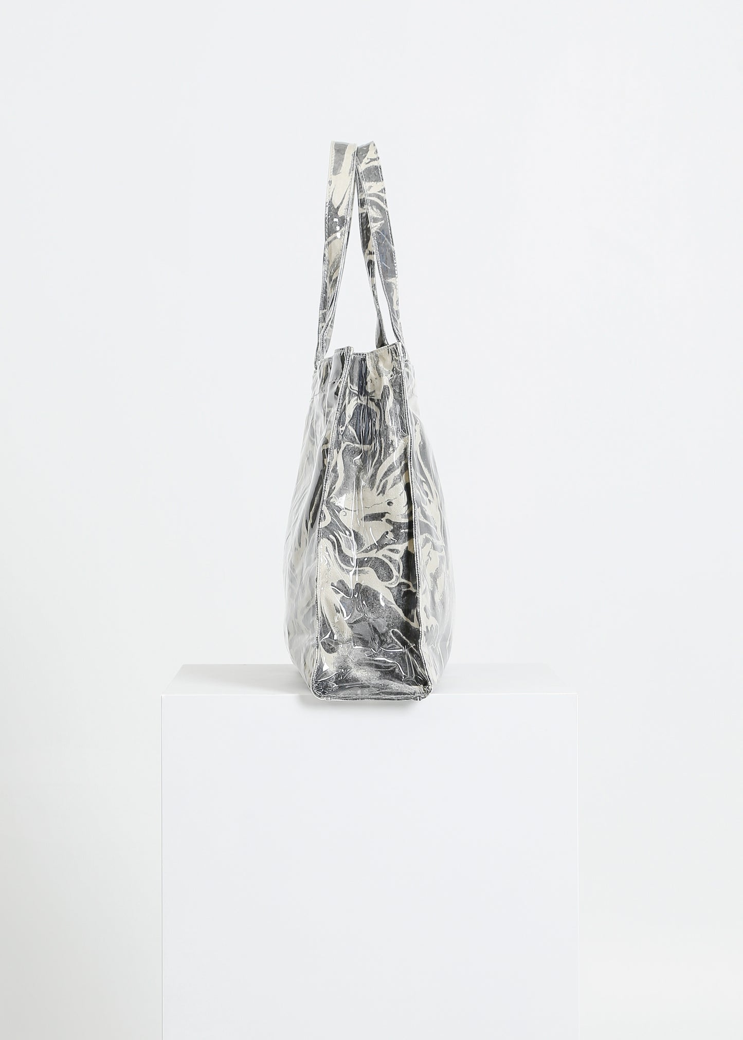 OLENA TOTE	 / BONE-BLACK