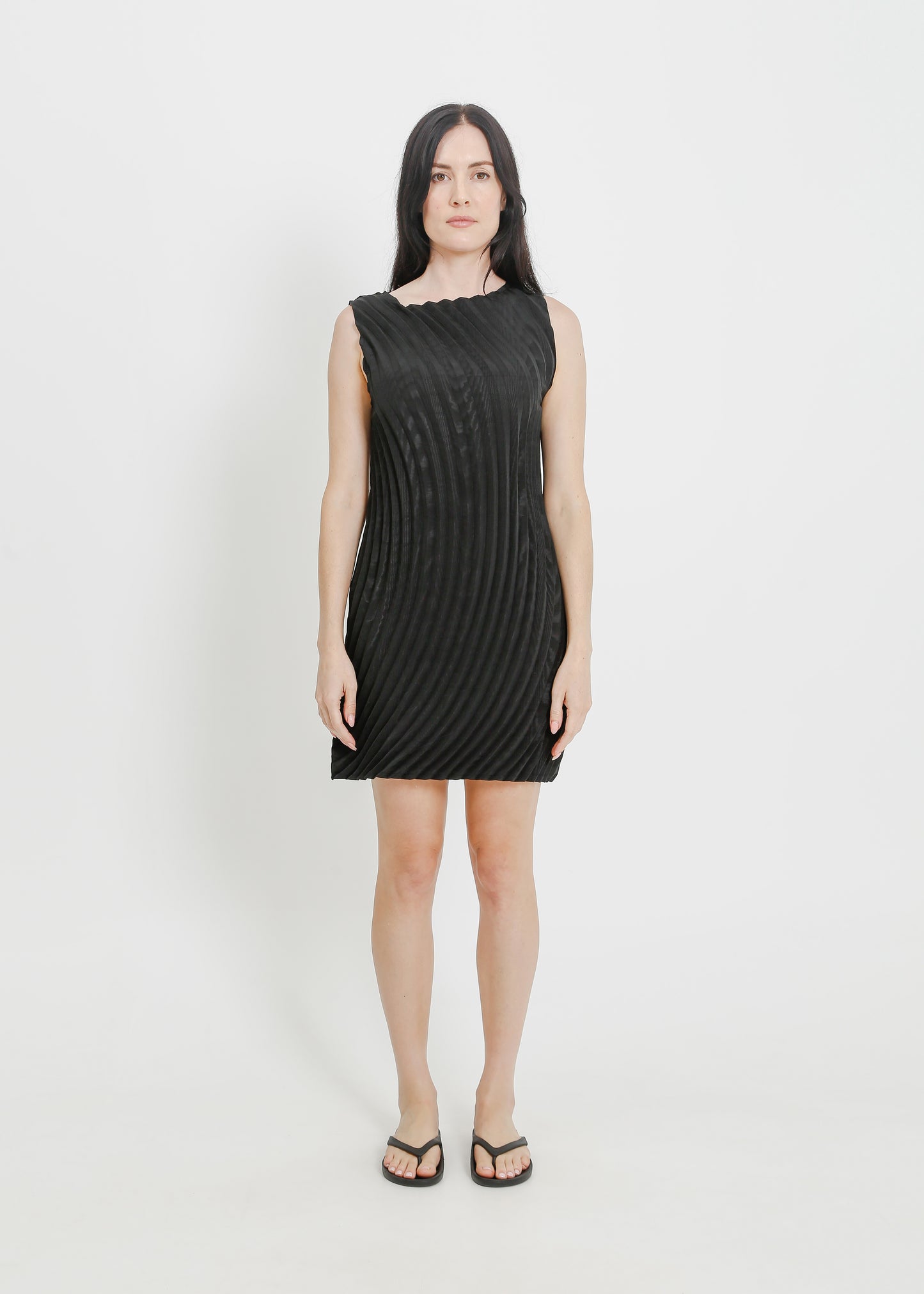 AISHA PLEAT DRESS  / BLACK