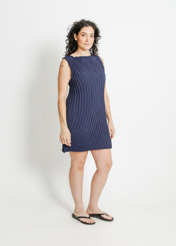 AISHA PLEAT DRESS  / NAVY