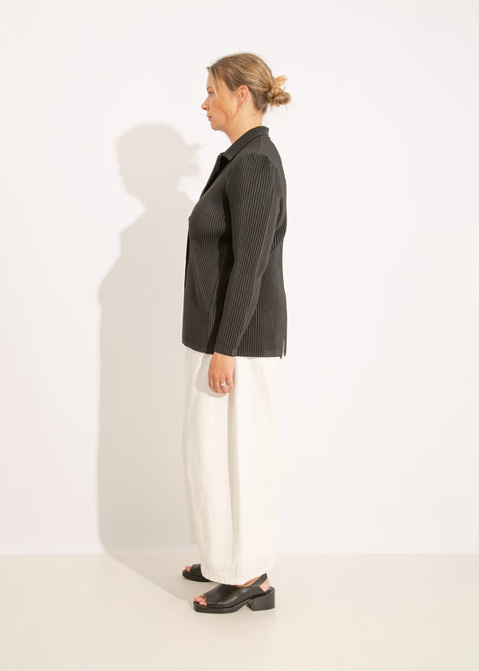 HARRIET PLEAT BLAZER / BLACK