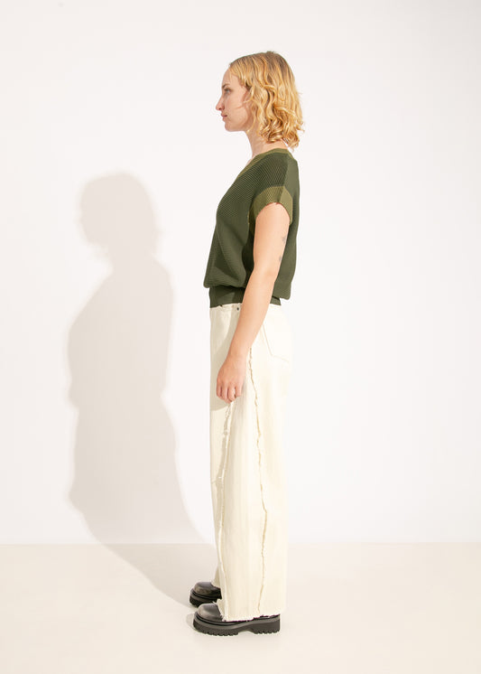 W24 | RAYNA PLEAT V-NECK VEST / KHAKI-SAGE