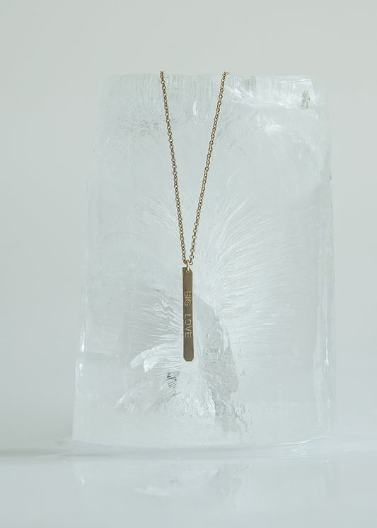 BIG LOVE PENDANT NECKLACE / GOLD