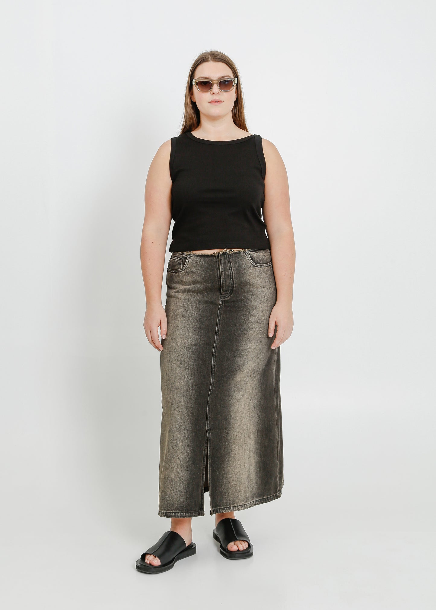 REIGN DENIM SKIRT / BROWN-BONE