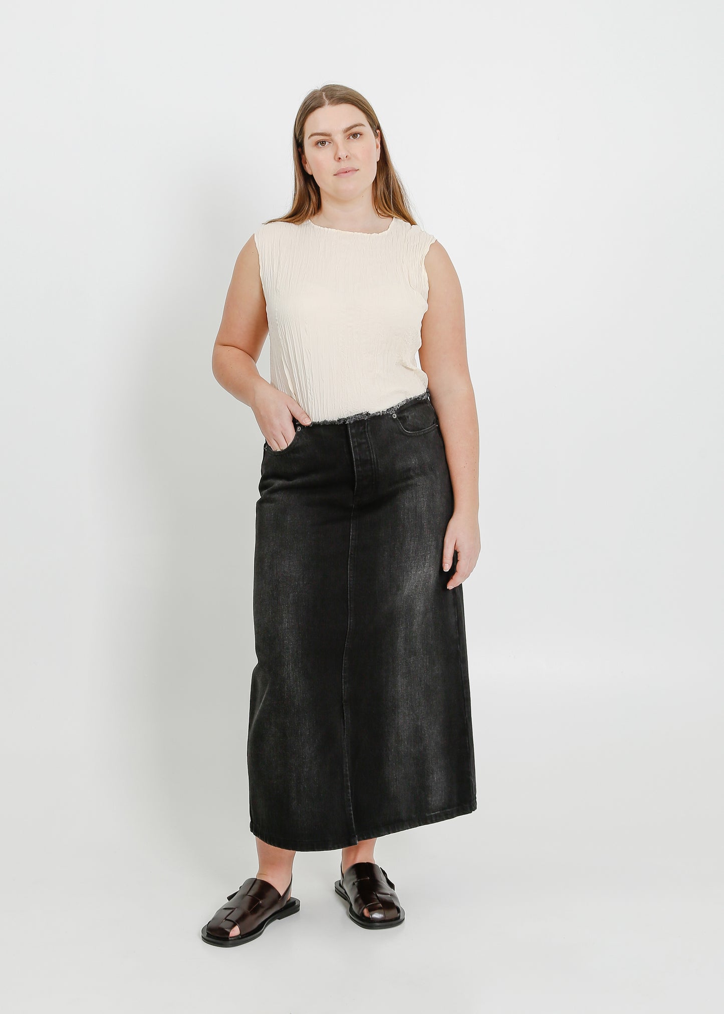 REIGN DENIM SKIRT / BLACK