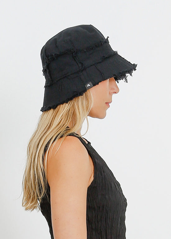 WYATT REVERSIBLE  HAT / BLACK