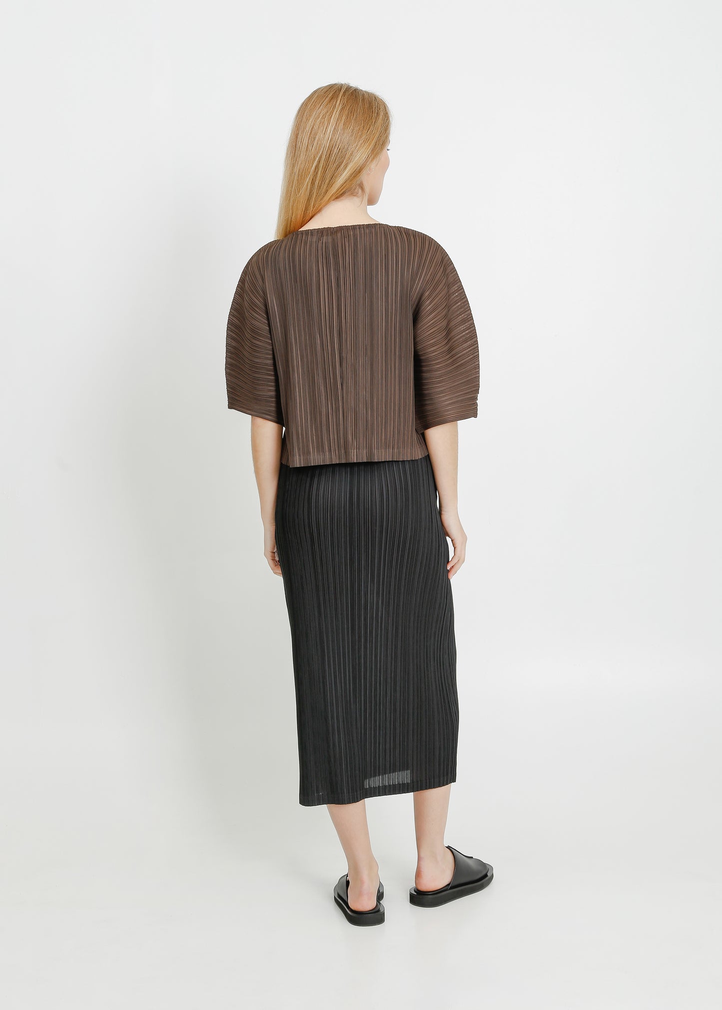 MARGOT PLEAT JACKET / CHOCOLATE