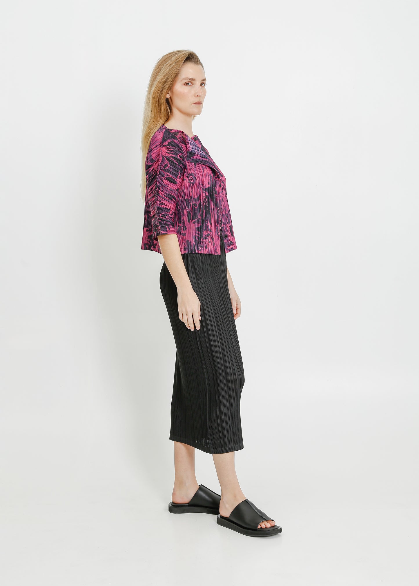 MARGOT PLEAT JACKET / MAGENTA-BLACK