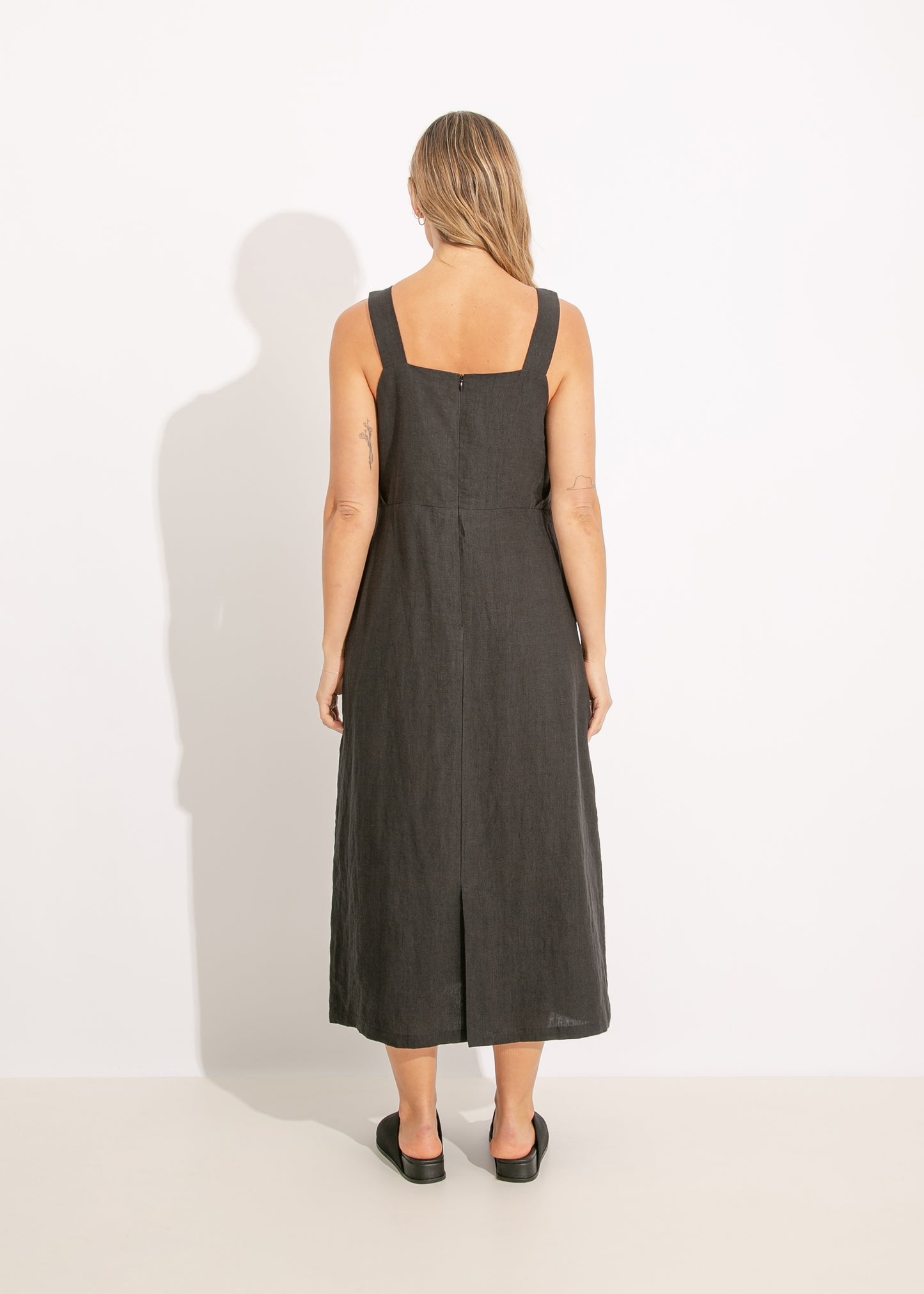 GLENN PINAFORE / BLACK