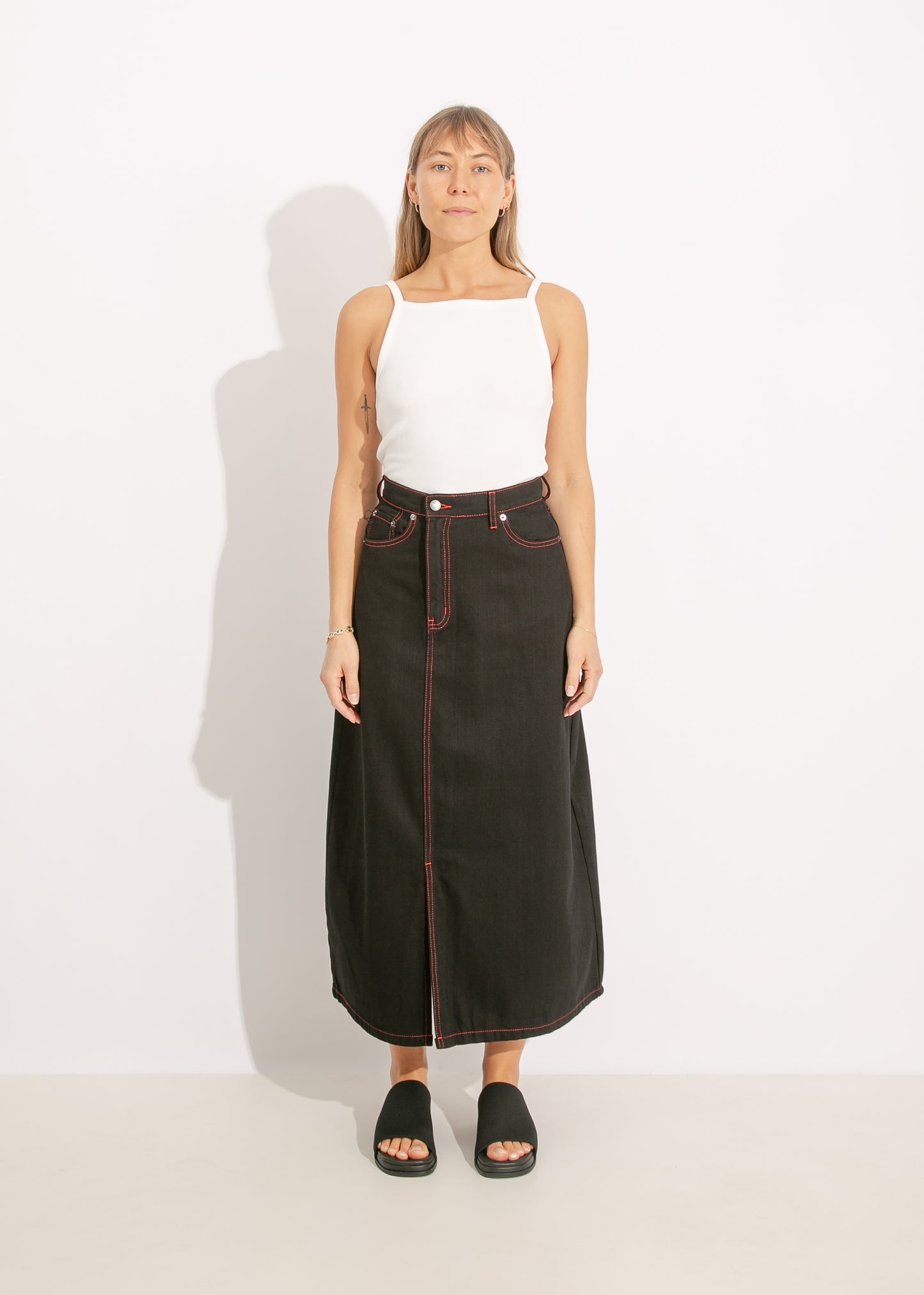 S24 | DEMI SKIRT / BLACK-ORANGE