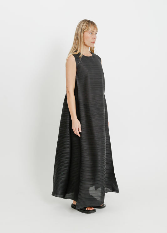 ZIGGY PLEAT DRESS / BLACK