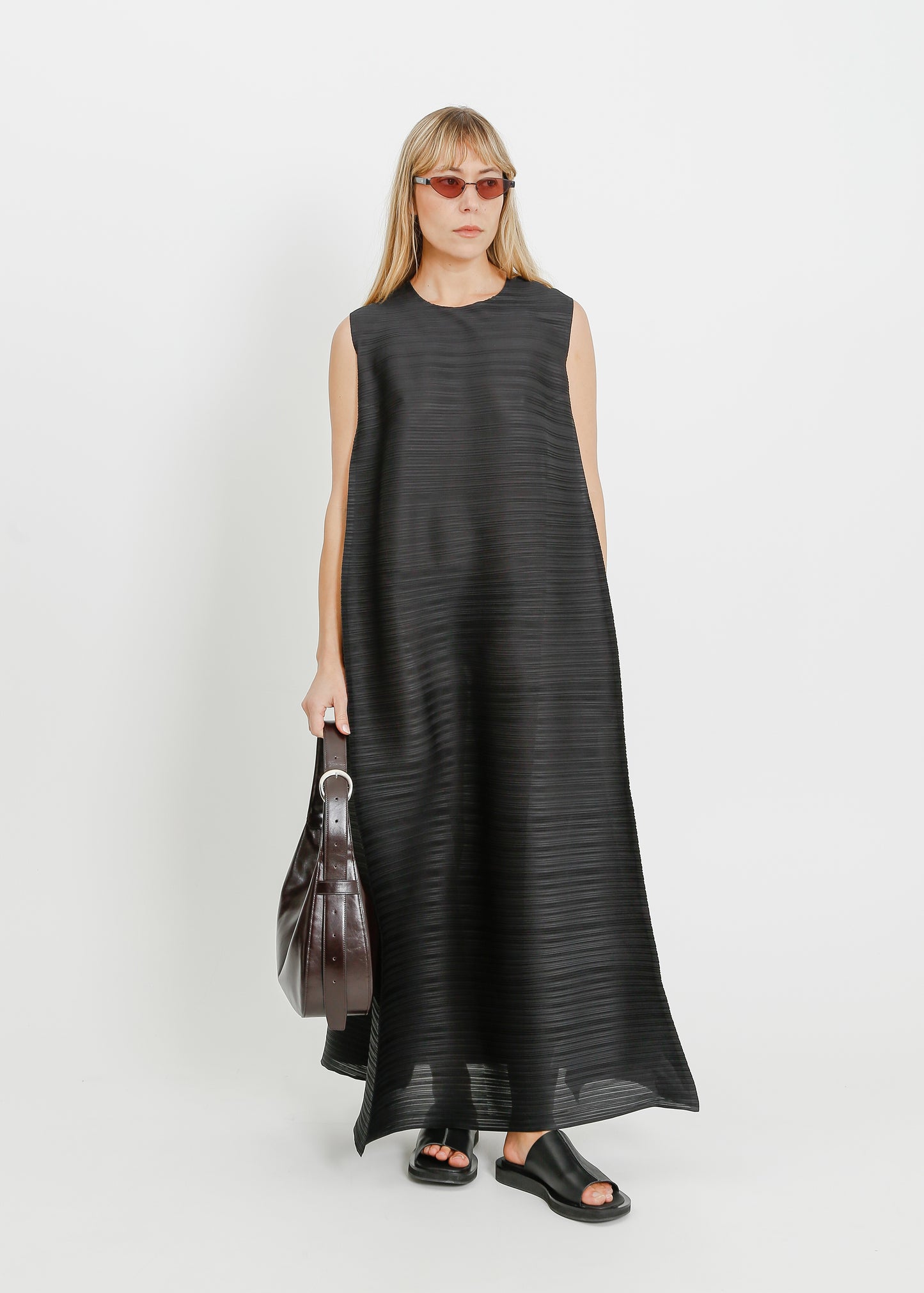 ZIGGY PLEAT DRESS / BLACK